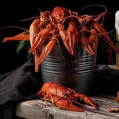 Вареные раки средние