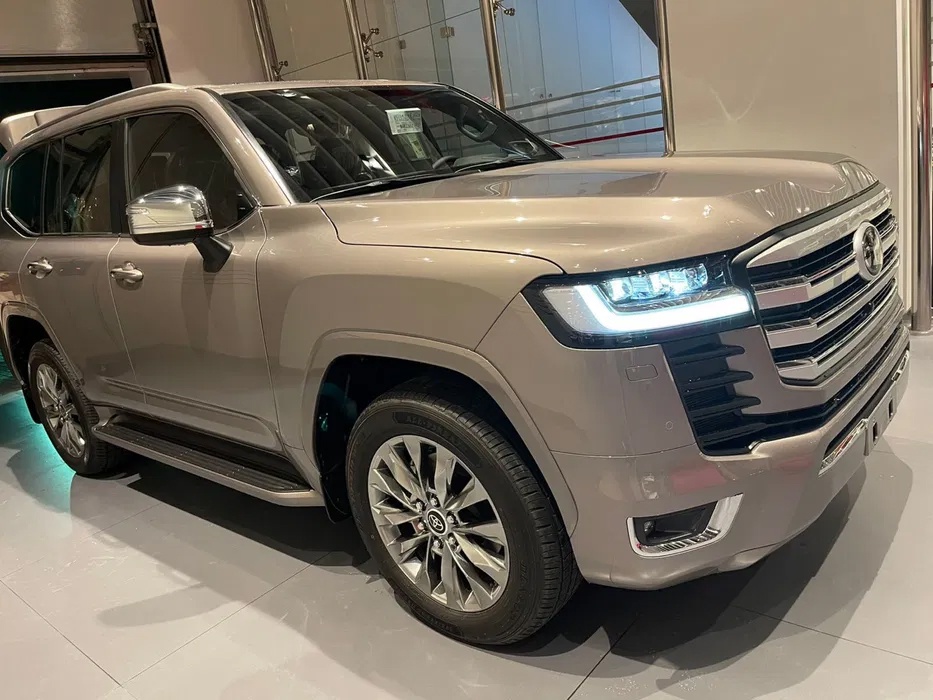 Изображение 1 к новости: Toyota вернулась на российский рынок. Продажи автомобилей теперь осуществляются через дочернюю компанию концерна.